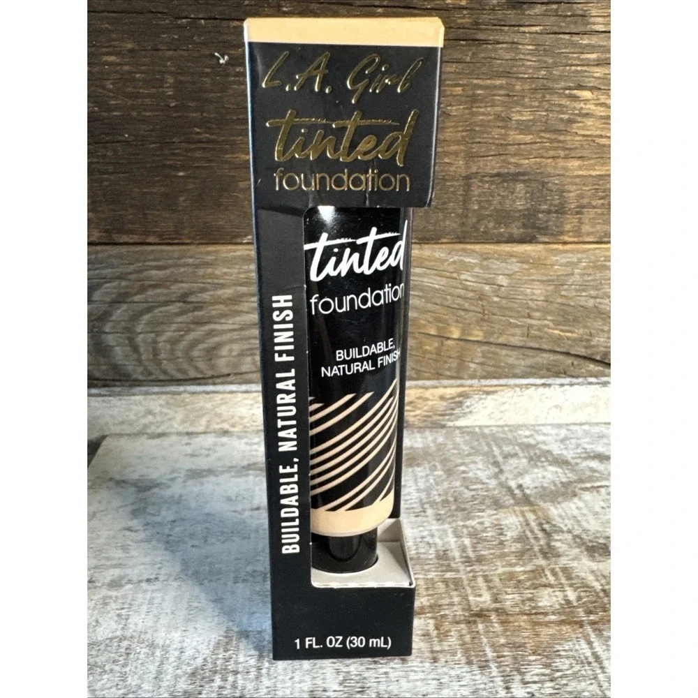 LA Girl Tinted Foundation Porcelain 1oz | MSRP = $13‎